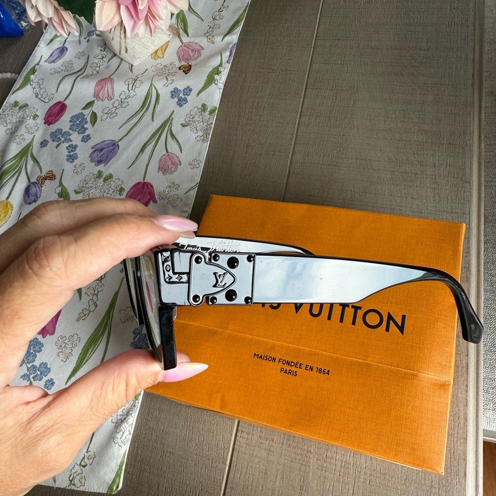 Louis Vuitton Black Sunglasses Timeless Elegance